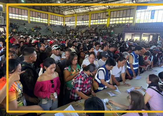 Quake-affected residents in Medellin receive cash aid - related article thumbnail